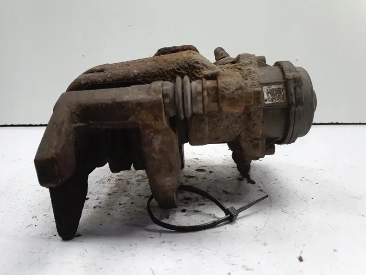 Audi Q5 TYLNY ZACISK HAMULCOWY prawy tył KIEROWCY