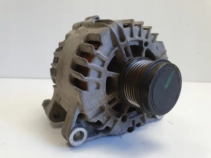 Volvo V40 II 1.6 D2 ALTERNATOR 30659390 valeo 150A