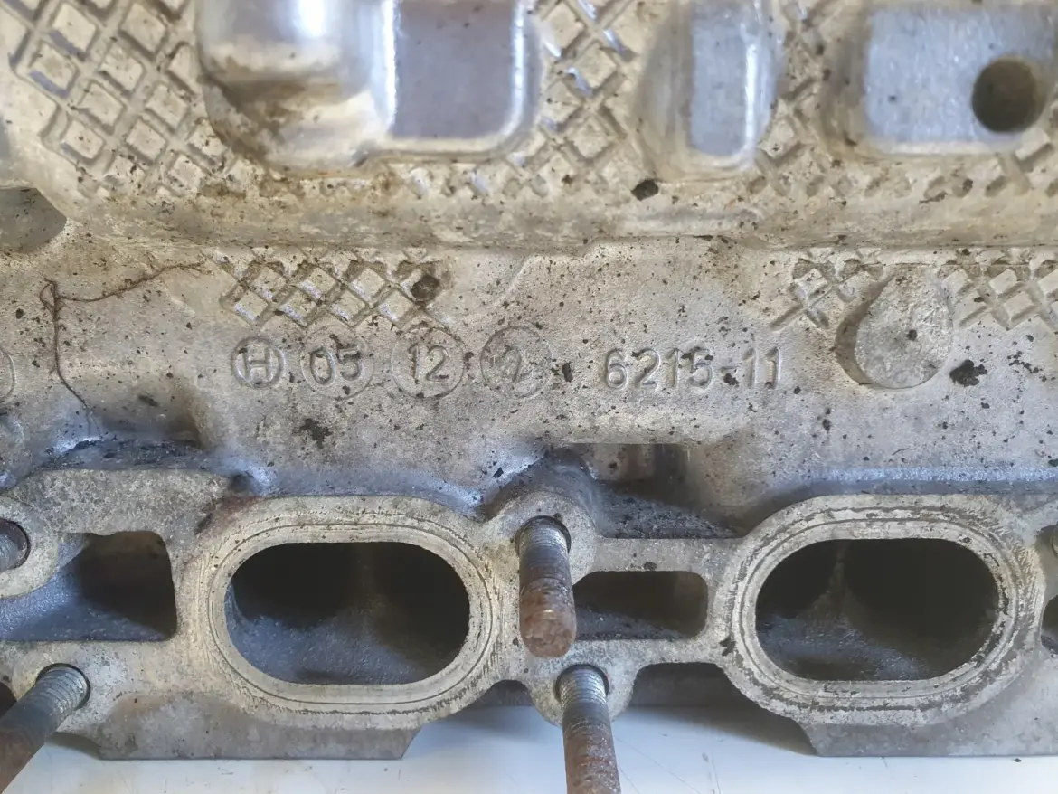 Volvo S60 V70 II 2.4 i GŁOWICA CYLINDRÓW 1001837007