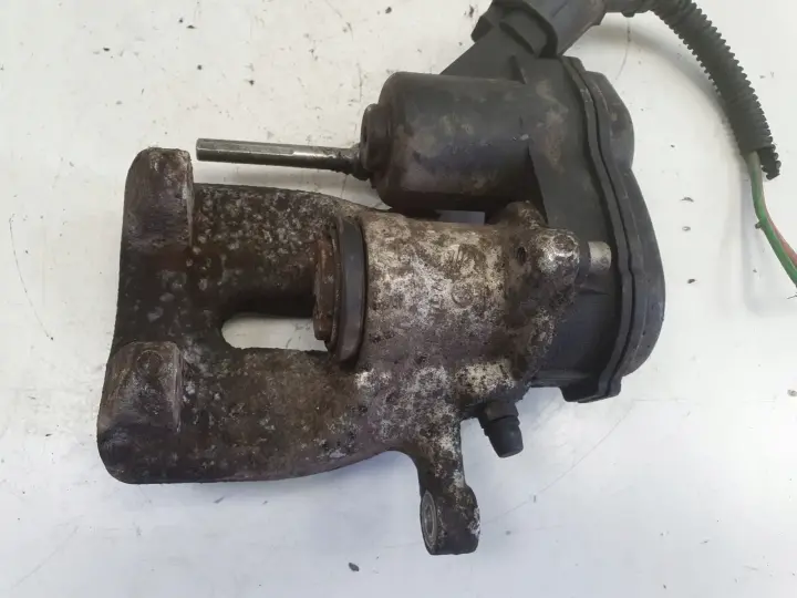 Renault Megane IV TYLNY ZACISK HAMULCOWY lewy tył 440102370R