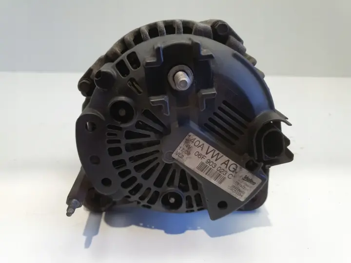 VW Caddy III 2.0 SDI ALTERNATOR valeo 06F903023C 140A