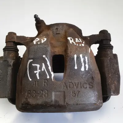 Toyota RAV4 IV III PRZEDNI ZACISK HAMULCOWY prawy przód PASAŻERA 63-28