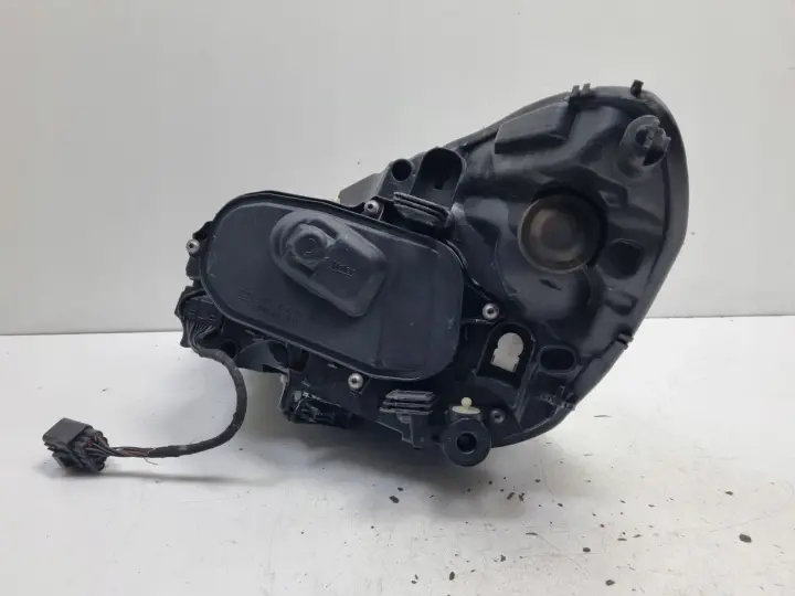Volvo V60 S60 II PRZEDNIA LAMPA PRAWA prawy przód XENON EUROPA 31299991