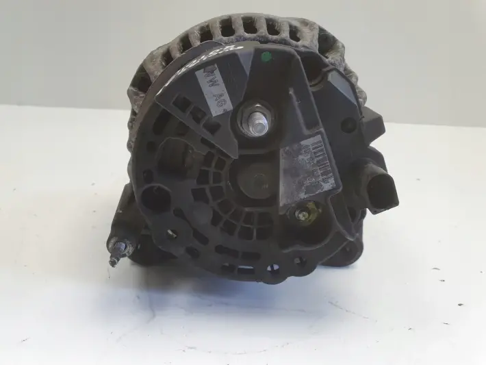 Audi A3 8P VW Golf V 1.9 TDI ALTERNATOR bosch 06F903023F 140A