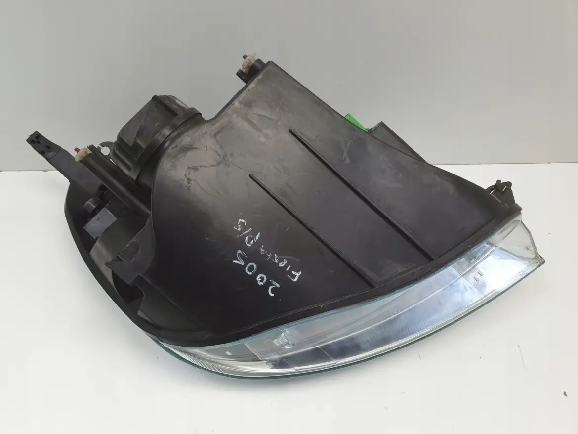 Ford Fiesta MK6 02-08r PRZEDNIA LAMPA LEWA LEWY PRZÓD anglik 2S6X-13W030-BJ