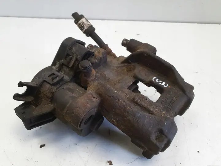 Volvo V60 II S90 V90 TYLNY ZACISK HAMULCOWY prawy tył 31687346