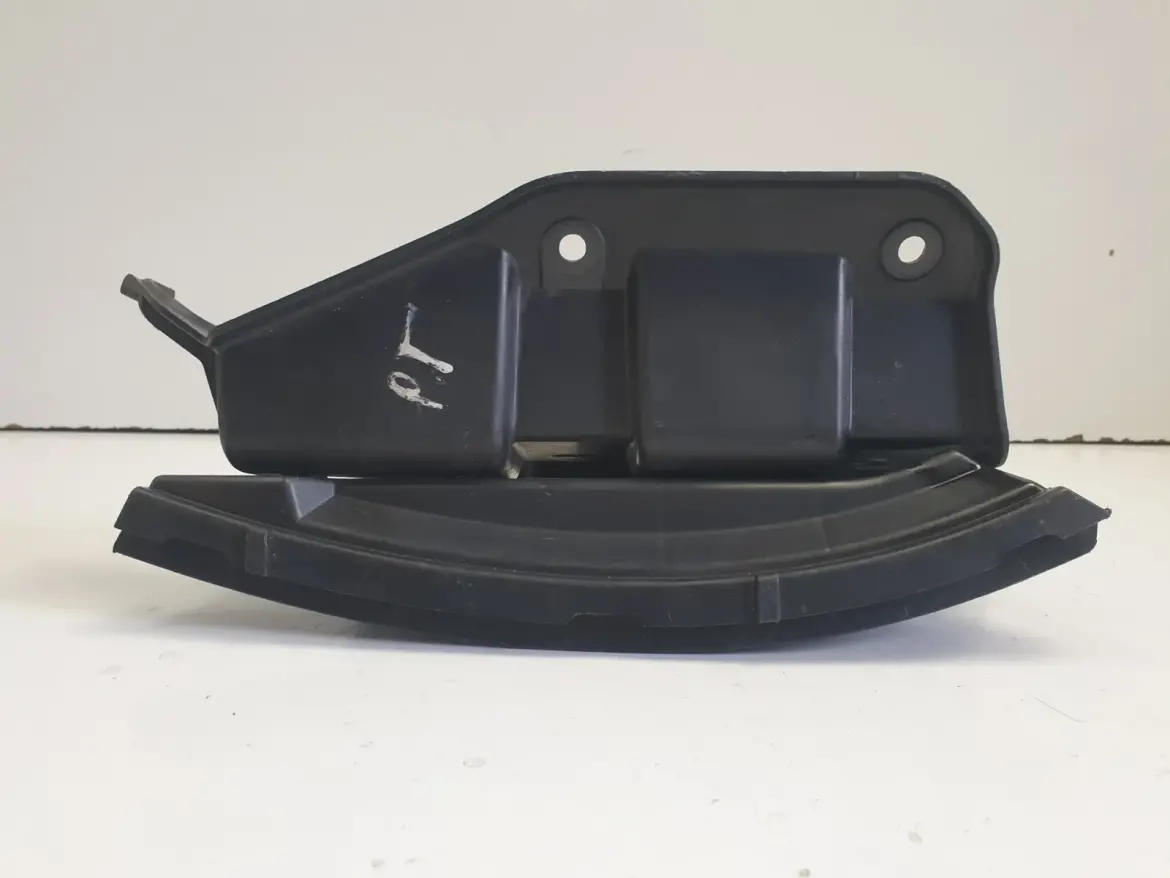 Audi A6 C6 sedan ŚLIZG ZDERZAKA prawy tył Pasażera