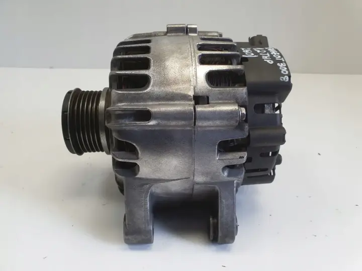 Peugeot 3008 1.2 THP ALTERNATOR Valeo 9670899580 CL12