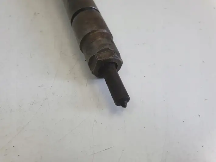 BMW E87 E90 E91 2.0 D WTRYSKIWACZ wtrysk 0445110601