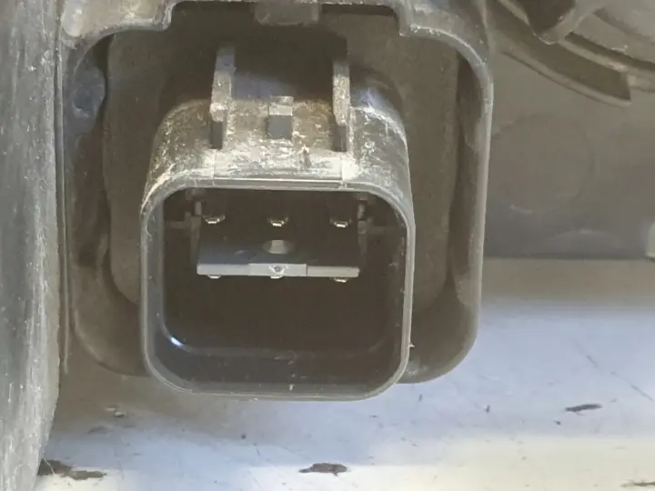 Ssangyong Kyron 07-14r PRZEDNIA LAMPA LEWA lewy przód EUROPA