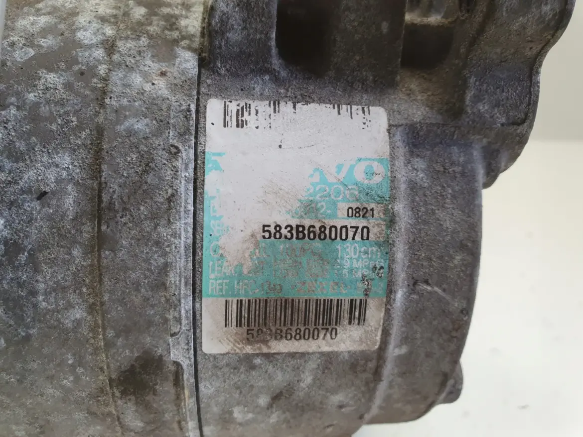 Volvo V70 XC70 2.4 D5 SPRĘŻARKA KLIMATYZACJI pompa 8708581