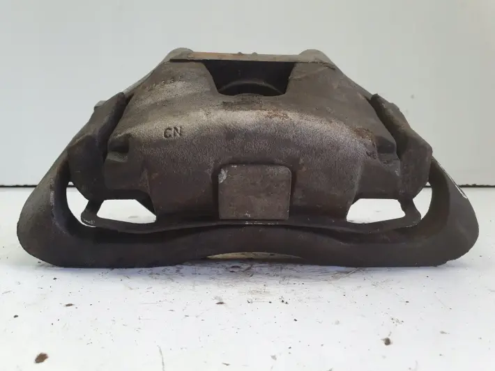 Volvo V40 II PRZEDNI ZACISK HAMULCOWY prawy przód PASAŻERA P.P 976