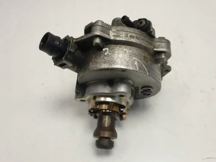 BMW X5 E70 3.0 T POMPA VACUM wakum 7575325