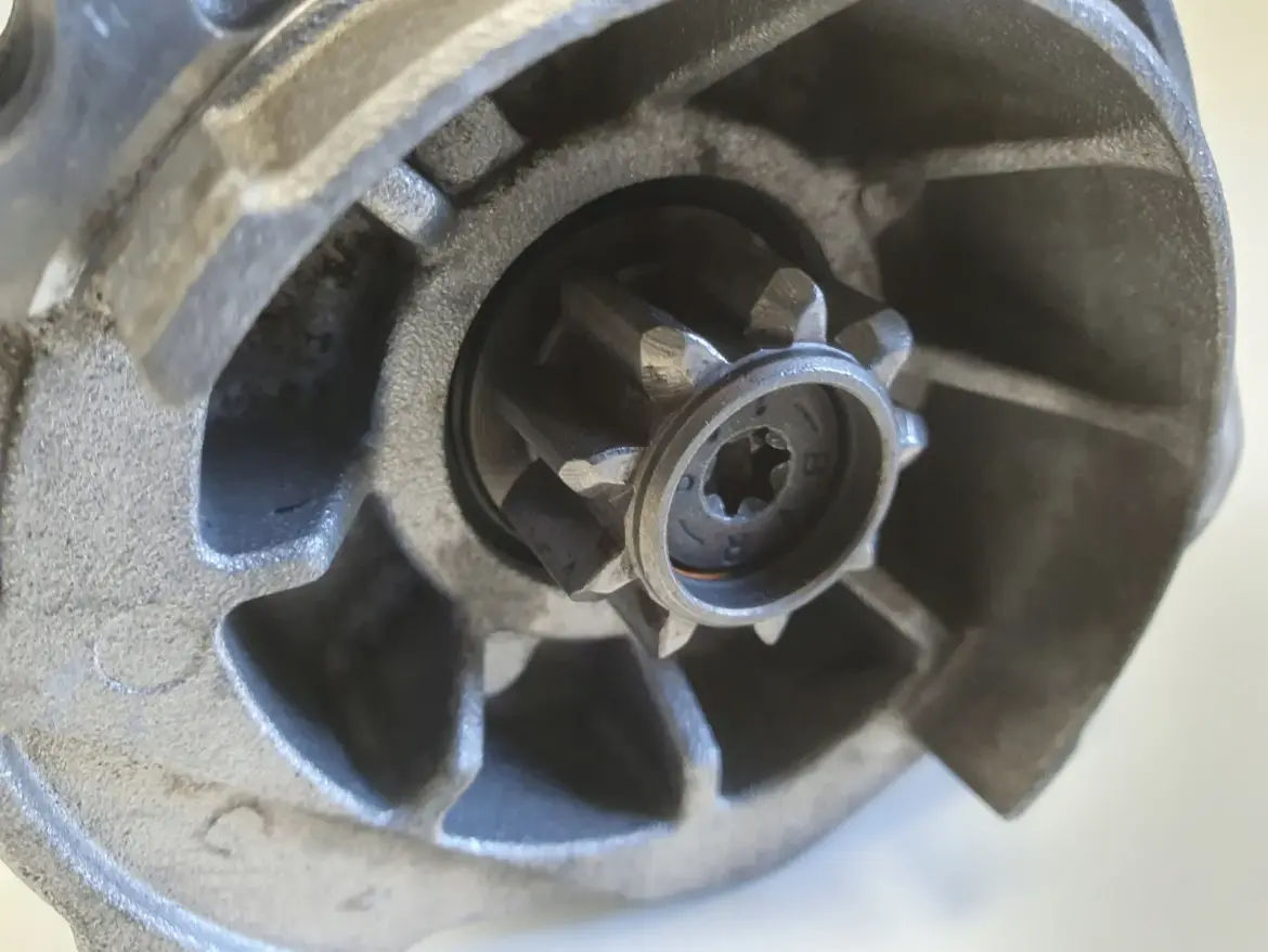 Audi A4 B6 1.9 TDI ROZRUSZNIK valeo 068911024L