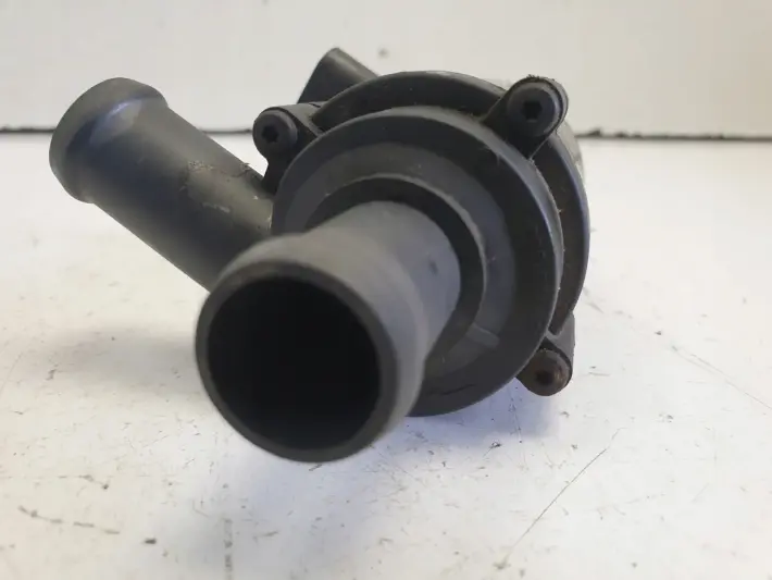 VW Golf 2.0 TFSI DODATKOWA POMPKA WODY 1K0965561D