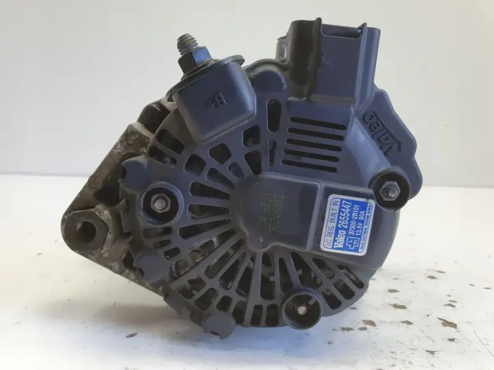 Kia Ceed 1.4 16V CVVT ALTERNATOR 90A 2655447 valeo 37300-2B101