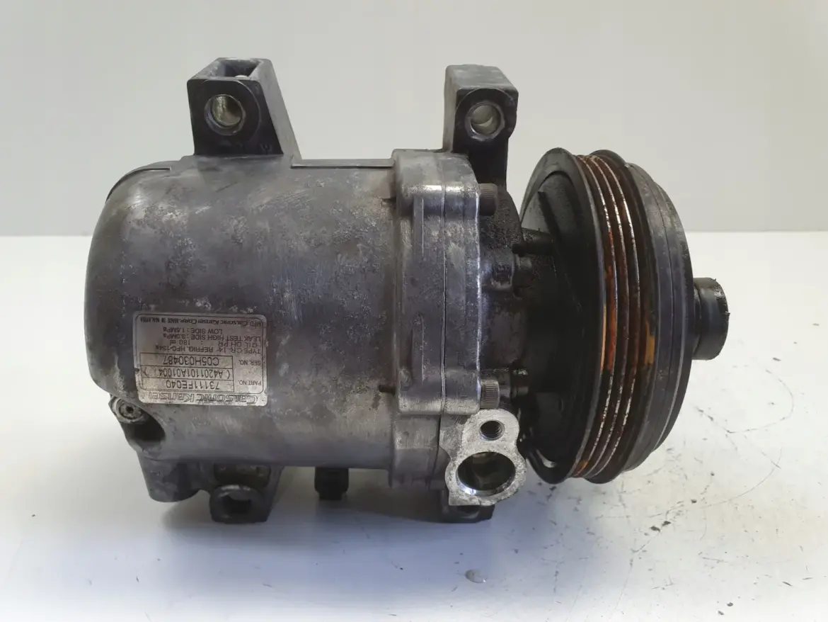 Subaru Impreza II 2.0 i SPRĘŻARKA KLIMATYZACJI 73111FE040