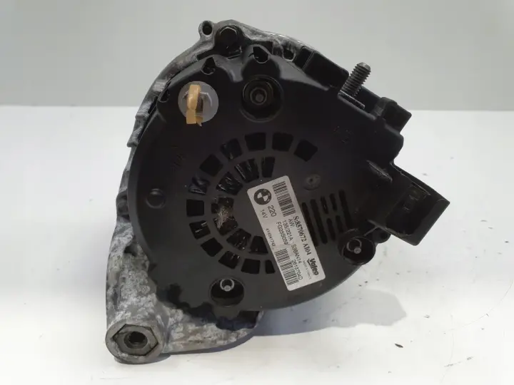 BMW F12 F13 3.0 D ALTERNATOR valeo 8570672 AL04 220A