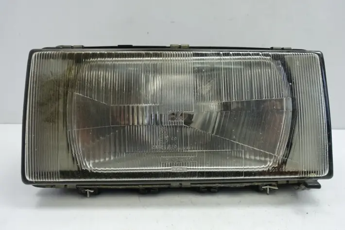 Volvo 740 760 PRZEDNIA LAMPA prawa EUROPA 3 piny