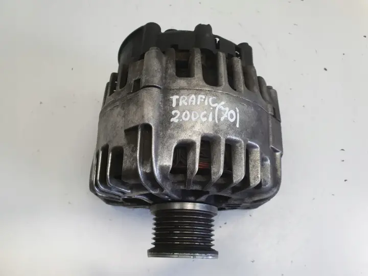 Renault Trafic II Opel Vivaro 2.0 DCI ALTERNATOR valeo 8200404459