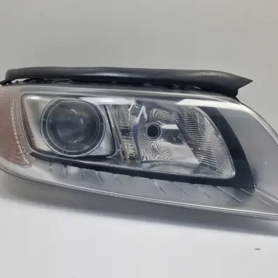 Volvo V70 III XC70 PRZEDNIA LAMPA PRAWA PRAWY PRZÓD XENON SKRĘTNY 31214169