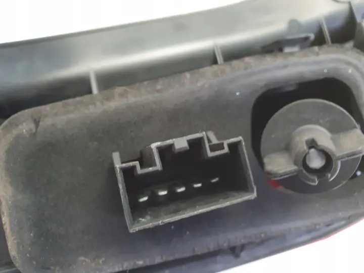 Ford Fiesta MK5 MK6 5D 02-05r TYLNA LAMPA PRAWA prawy tył pasażera