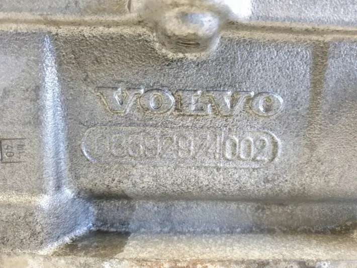 Volvo S60 2.4 D5 GŁOWICA CYLINDRÓW 08692974002