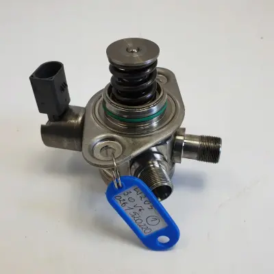 Mercedes W205 3.0 V6 POMPA PALIWA 0261520220