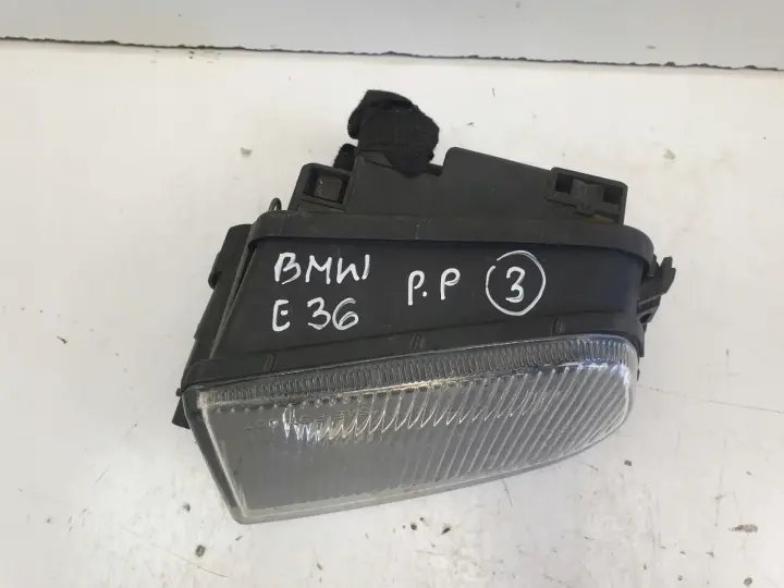 Bmw E39 lift PRAWY PRZEDNI HALOGEN Przód pasażera 837794