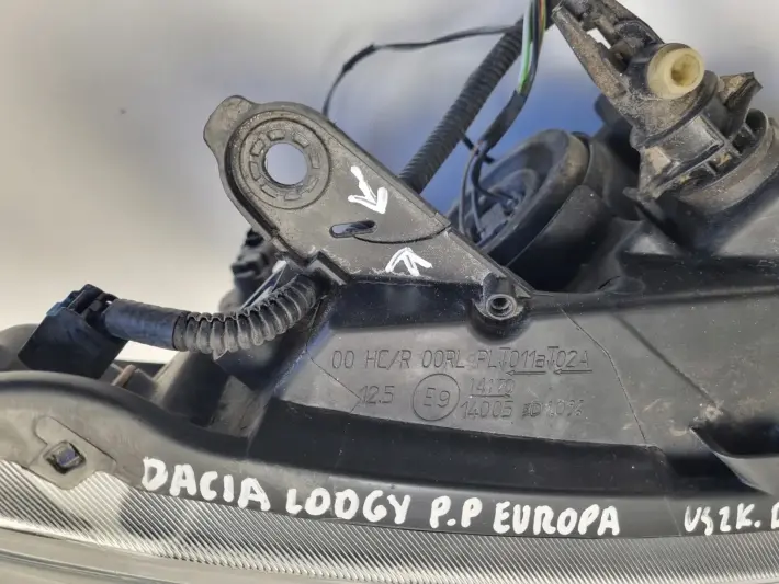 Dacia Lodgy 12-22r PRZEDNIA LAMPA PRAWA PRAWY PRZÓD 260102414R