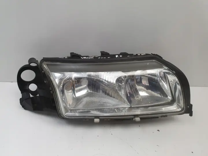 Volvo S80 I 98-04r PRZEDNIA LAMPA PRAWA prawy przód 30678108 89088108 valeo