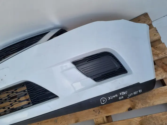 Kia Ceed Cee'd LIFT 09-12r KOMPLETNY PRZEDNI ZDERZAK przód WD Cassa White