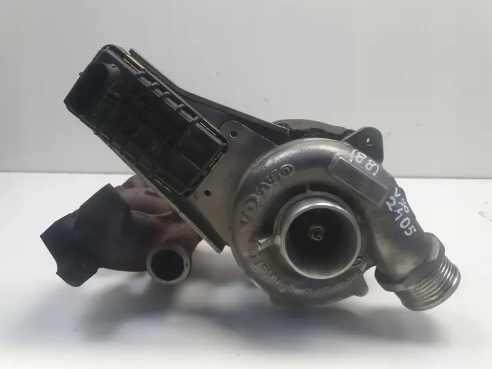 Volvo S60 I V70 II 2.4 D5 TURBOSPRĘŻARKA turbo 30757080