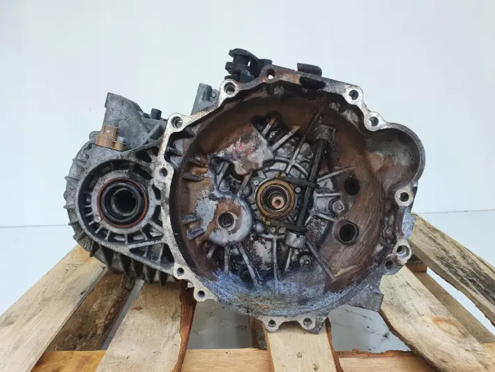 16df3bae785cc1937e441349dc8fe98e