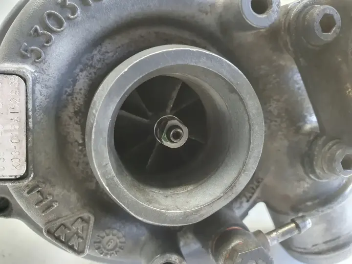VW Golf IV 1.9 TDI TURBOSPRĘŻARKA 038145701D
