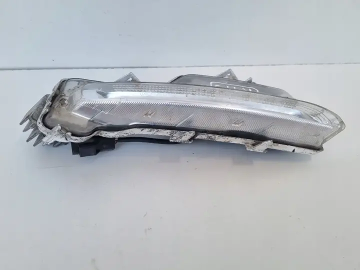 Volvo S60 II V60 LIFT PRZEDNI HALOGEN PRAWY PRZÓD pasażera LED DRL 31353290