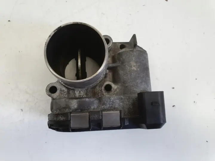 Opel Vivaro Trafic 2.0 DCI ROZRUSZNIK 0281002681 bosch 8200330810