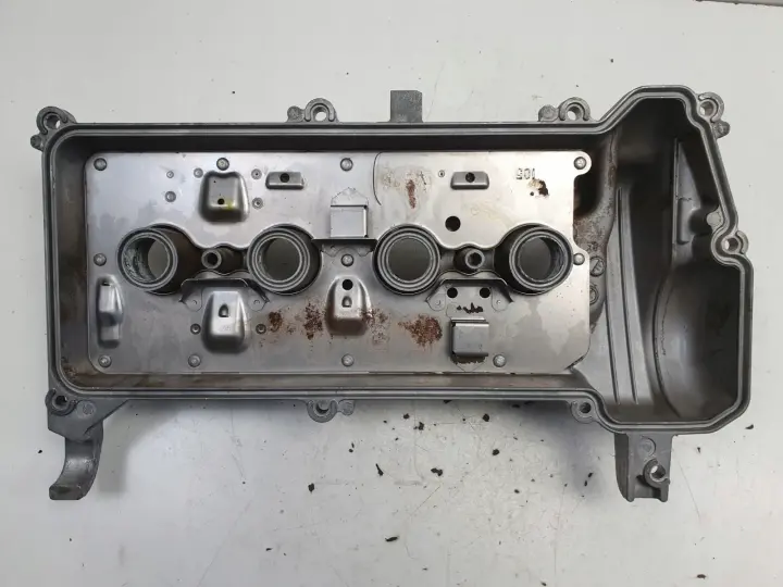 Toyota Yaris III 1.5 H POKRYWA ZAWORÓW 1NZ