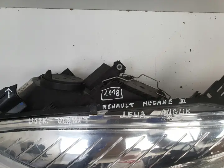 Renault Megane III 08-12r PRZEDNIA LAMPA LEWA lewy przód 260600017R