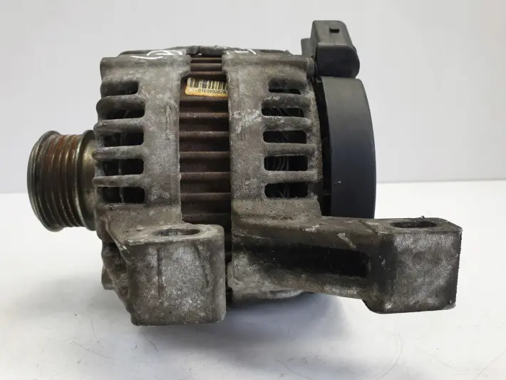 Volvo V70 III 2.4 D5 ALTERNATOR 0121615005 150A