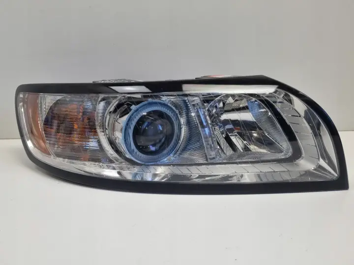 Volvo S40 II V50 LIFT PRZEDNIA LAMPA PRAWA prawy przód ŁADNA 31299588