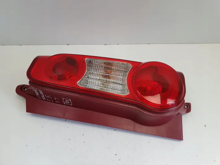 Citroen Berlingo II III 12-18r TYLNIA PRAWA LAMPA PRAWY TYŁ 08-552-1934R-R
