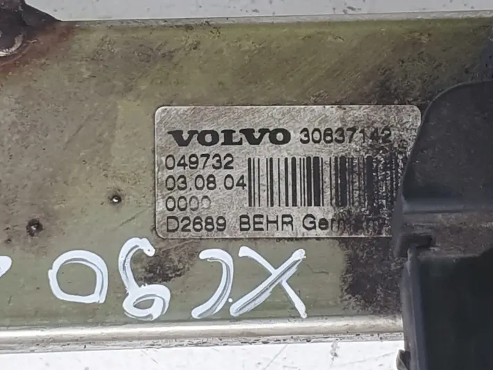 Volvo XC90 2.4 D5 CHŁODNICA SPALIN chłodniczka 30637142