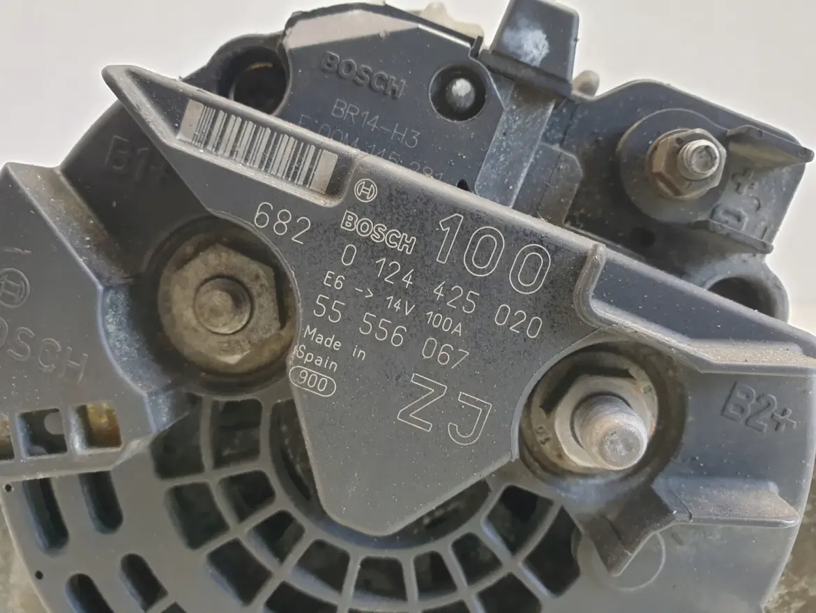 Opel Zafira B 1.6 16V ALTERNATOR 0124425020 100A