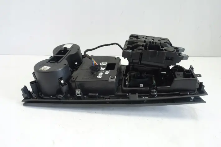 Audi A5 8W S5 WYBIERAK SKRZYNI BIEGÓW 8W2713041K