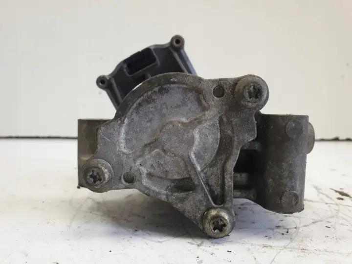 Volvo S60 V60 2.0 D POMPA OLEJU SKRZYNI 31325357AA oryginał