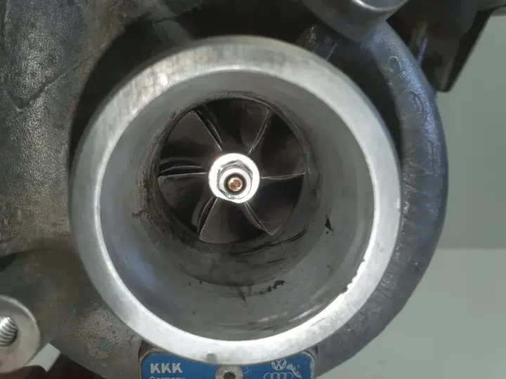 VW Golf V 1.9 TDI TURBOSPRĘŻARKA turbo 038253014B
