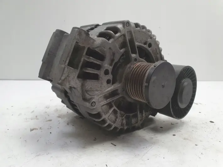 BMW E87 E90 2.0 i ALTERNATOR 0121715017