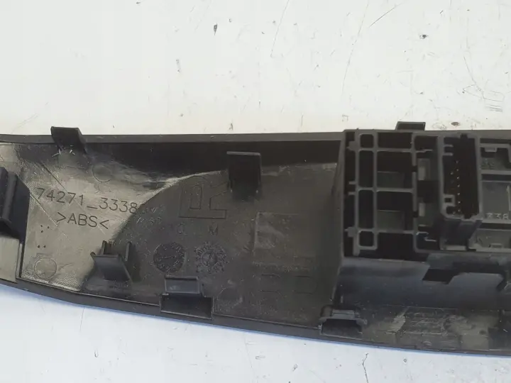 Toyota Camry VIII Prawy przełącznik szyby Panel sterowania szyb 74271-33380
