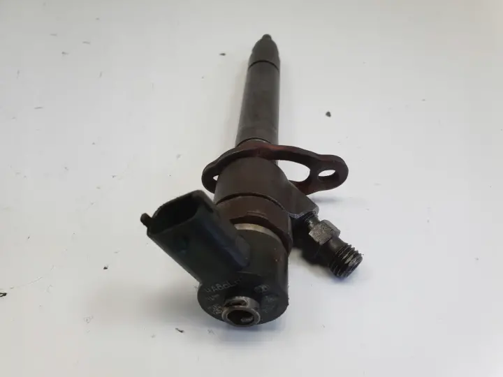 Volvo S60 S80 V50 V70 XC70 XC90 2.4 D5 WTRYSKIWACZ wtrysk 0445110251